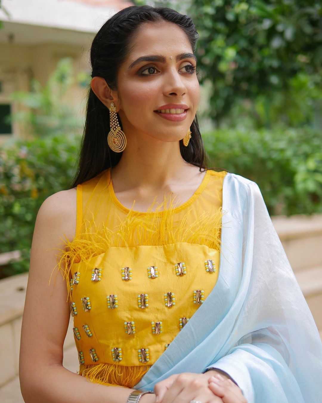 Stylish haldi saree blouse designs