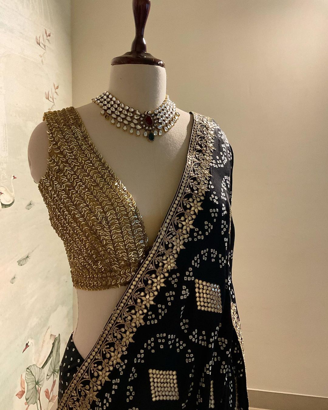 Golden Aari Work Blouse Designs For Silk Saree