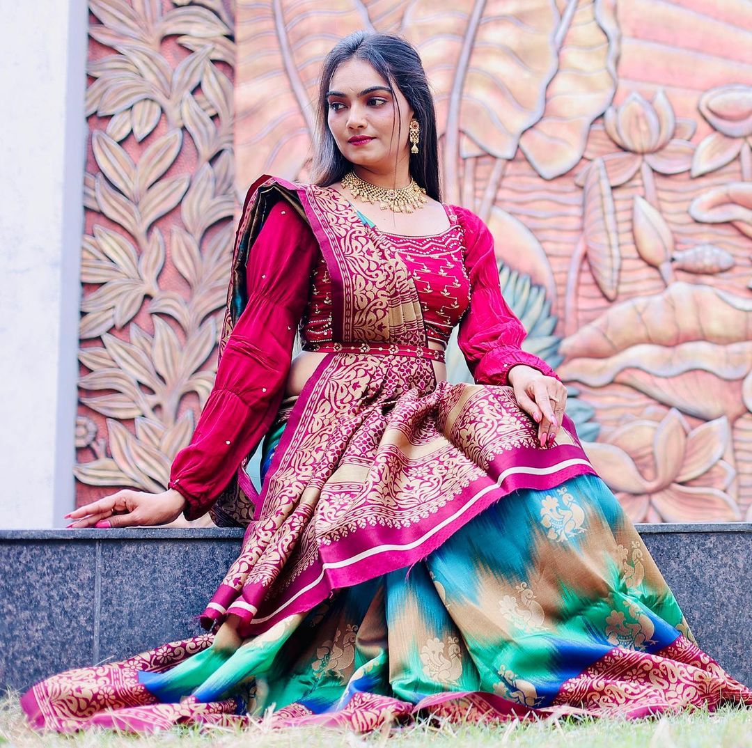Unique Silk Saree Blouse Design For Wedding